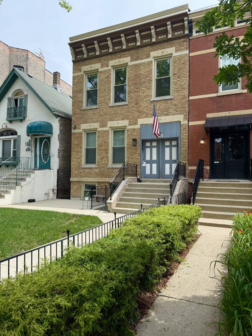 921 S Bishop ST #2, Chicago, IL 60607