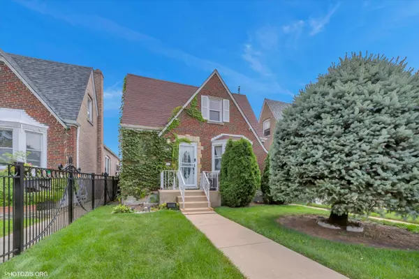 2921 N Mobile AVE, Chicago, IL 60634