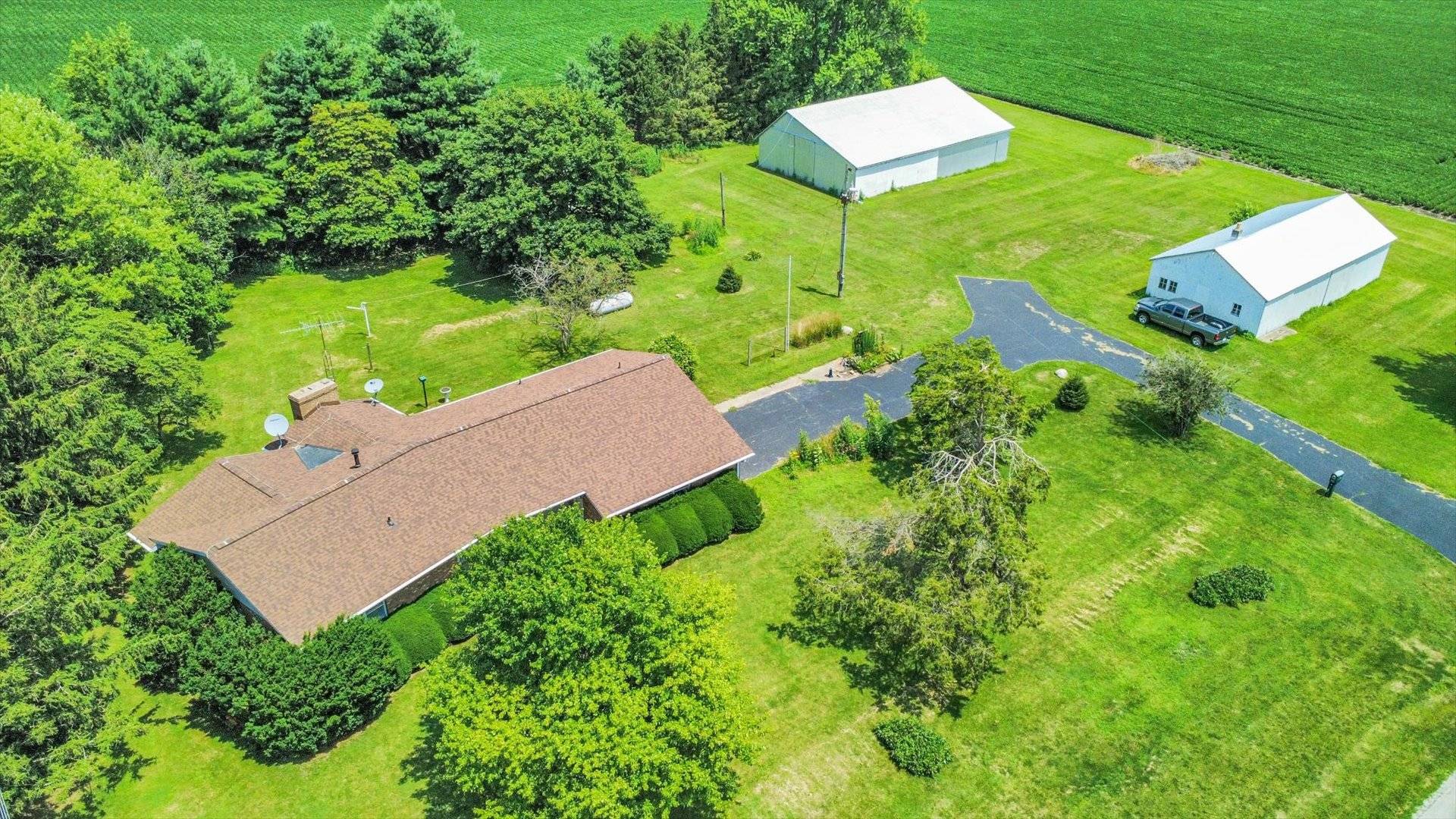 Tolono, IL 61880,1102 County Road 600 N