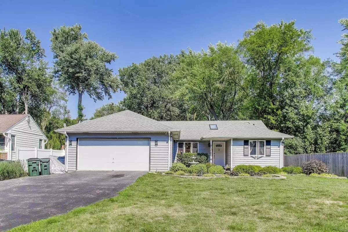 Palatine, IL 60074,543 S Warren AVE