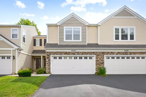 6558 Marble LN, Carpentersville, IL 60110