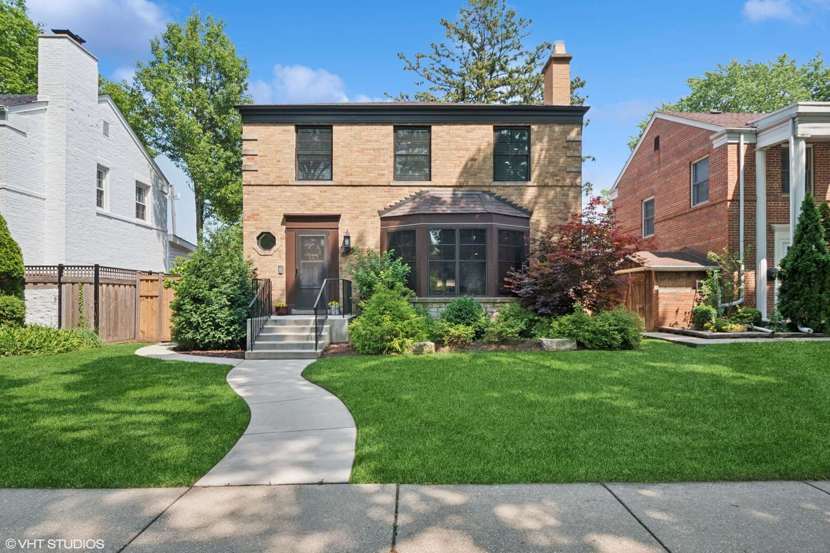 5449 N Lamon AVE, Chicago, IL 60630