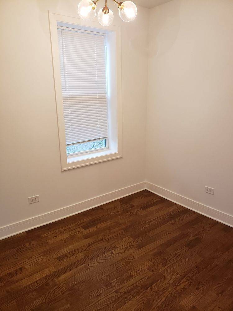 Chicago, IL 60612,2347 W Taylor ST #1M