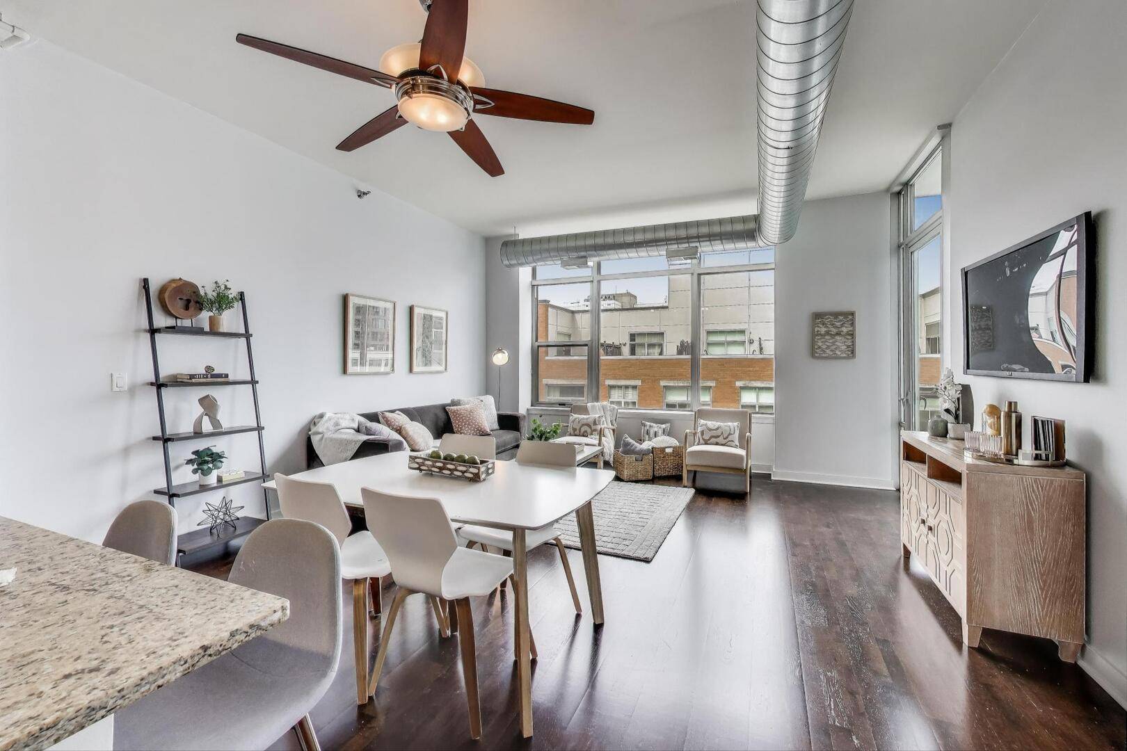 Chicago, IL 60607,901 W Madison ST #609