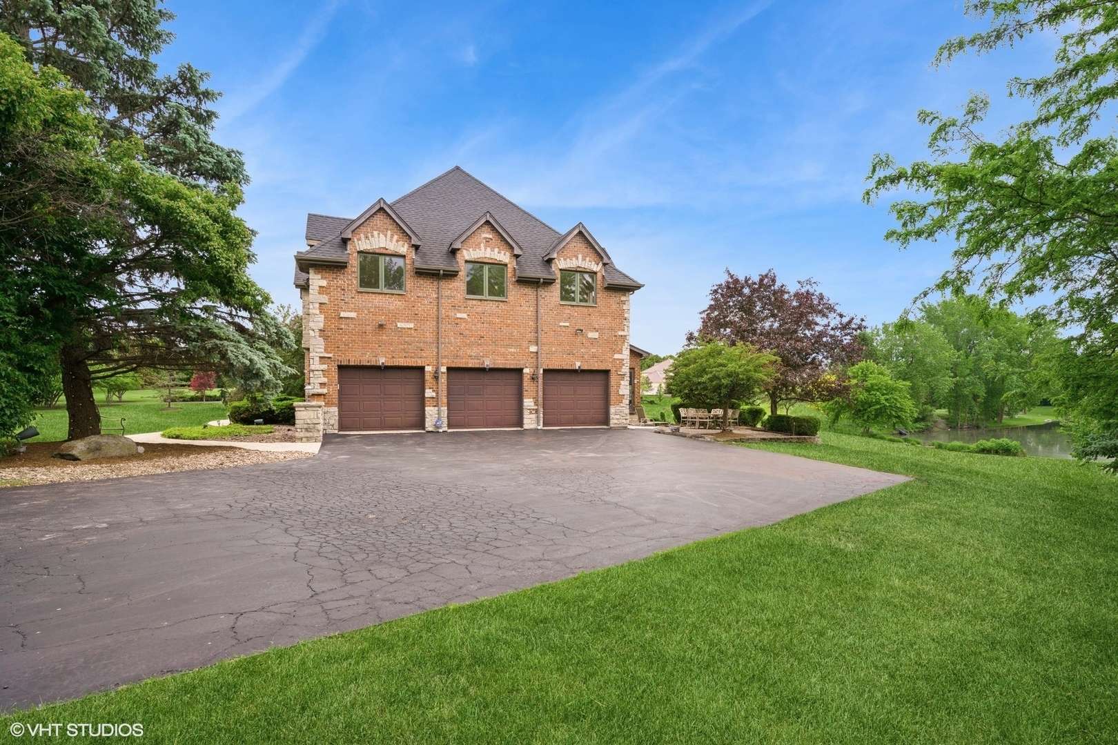 South Barrington, IL 60010,26 Forest LN