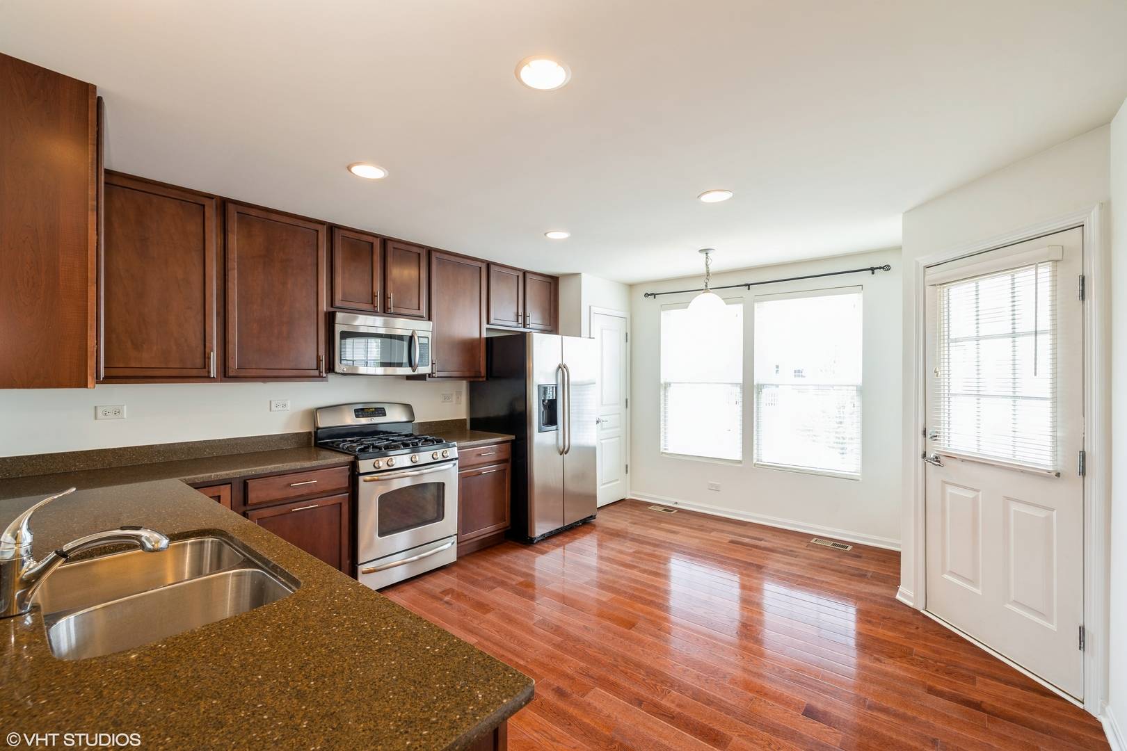 Lindenhurst, IL 60046,3404 Neubauer CIR