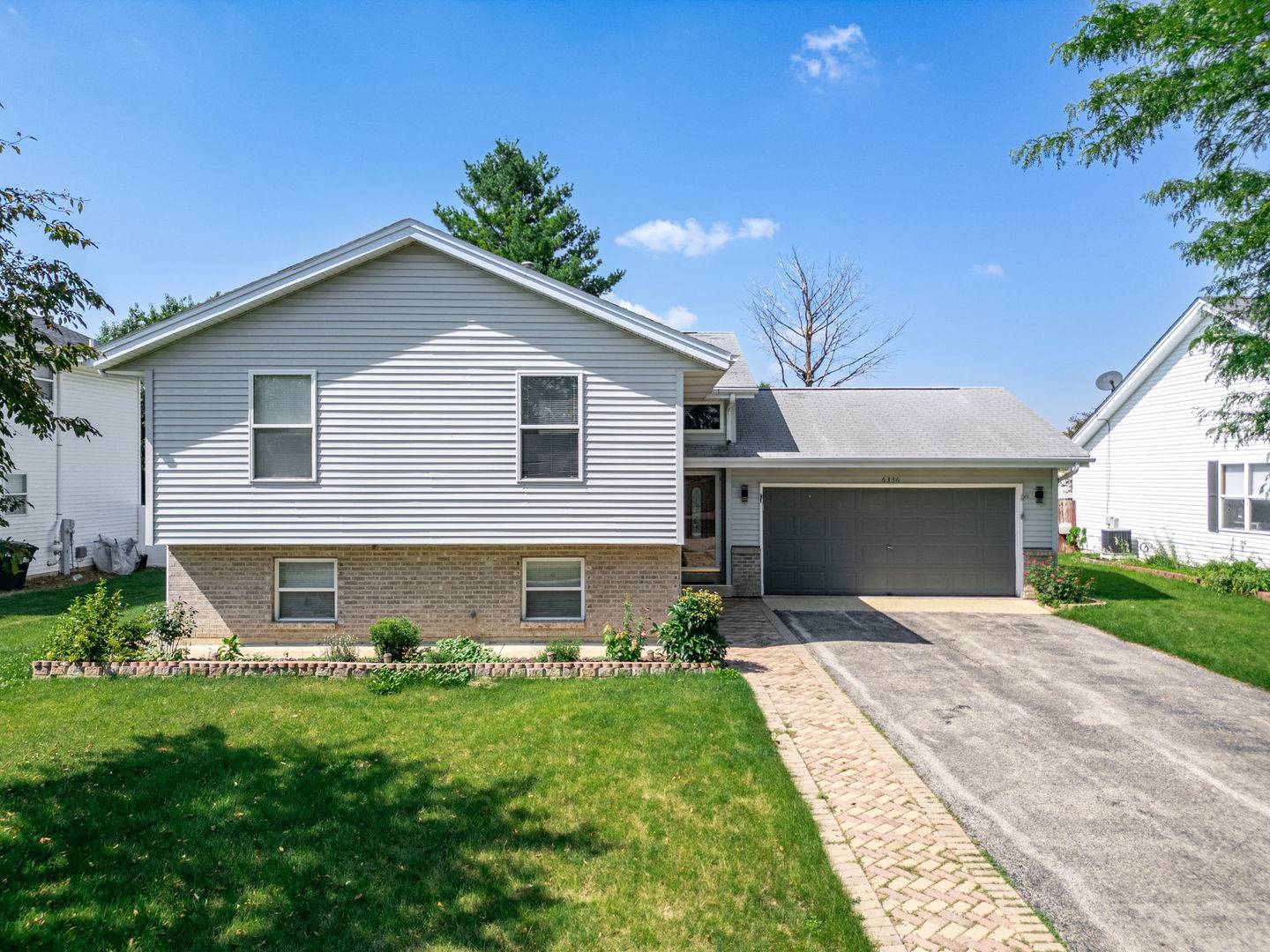6336 Tramore LN, Rockford, IL 61107