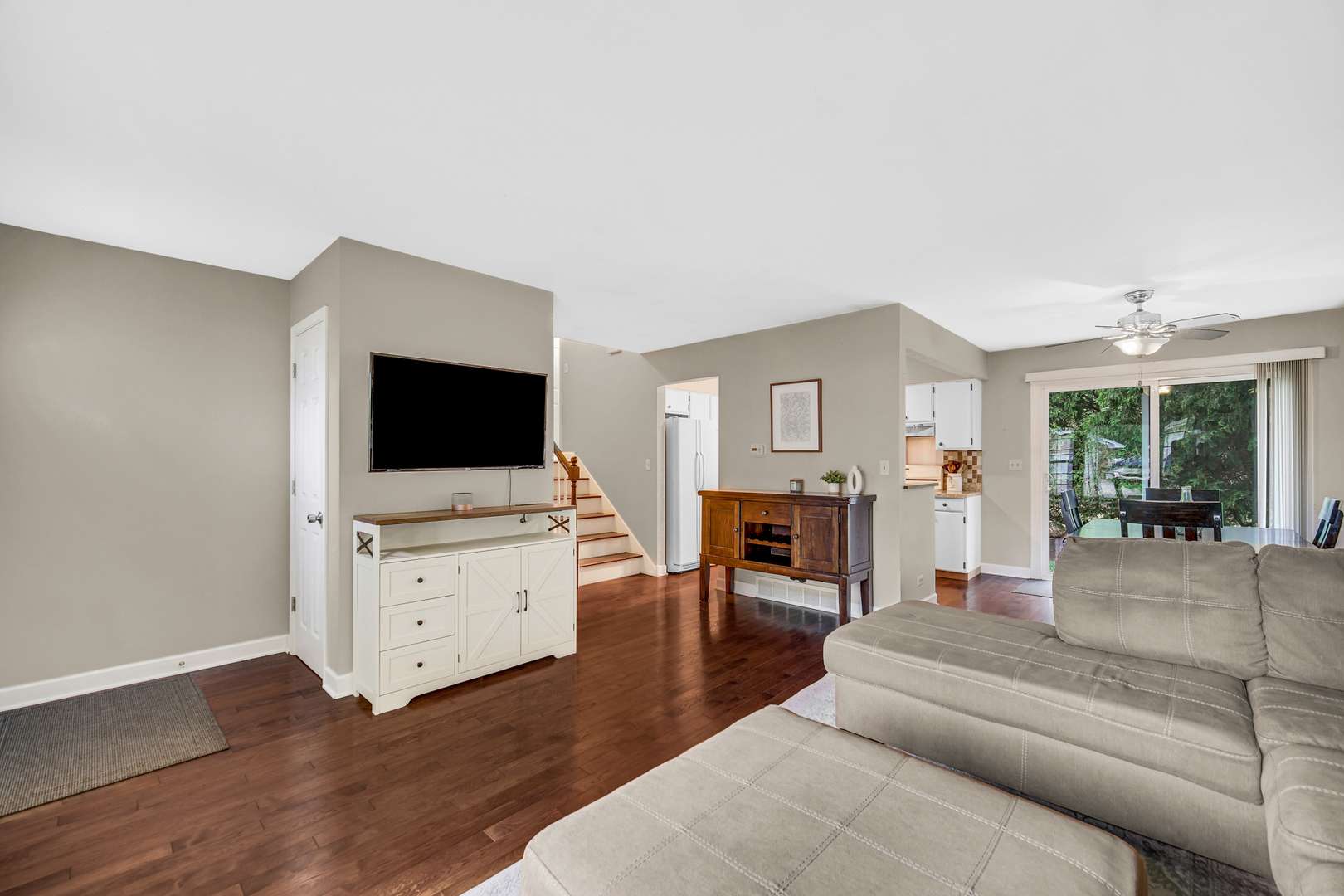 Lindenhurst, IL 60046,1904 Burr Oak LN