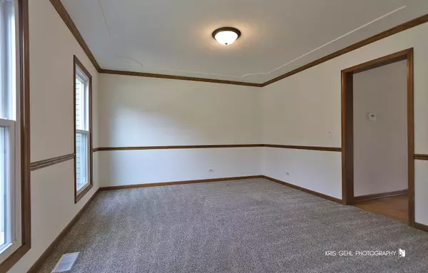 Aurora, IL 60502,335 Pinecrest CT