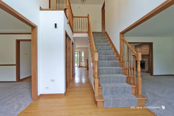 Aurora, IL 60502,335 Pinecrest CT
