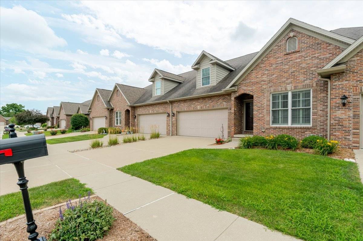 Bloomington, IL 61704,26 Prairie Vista CT