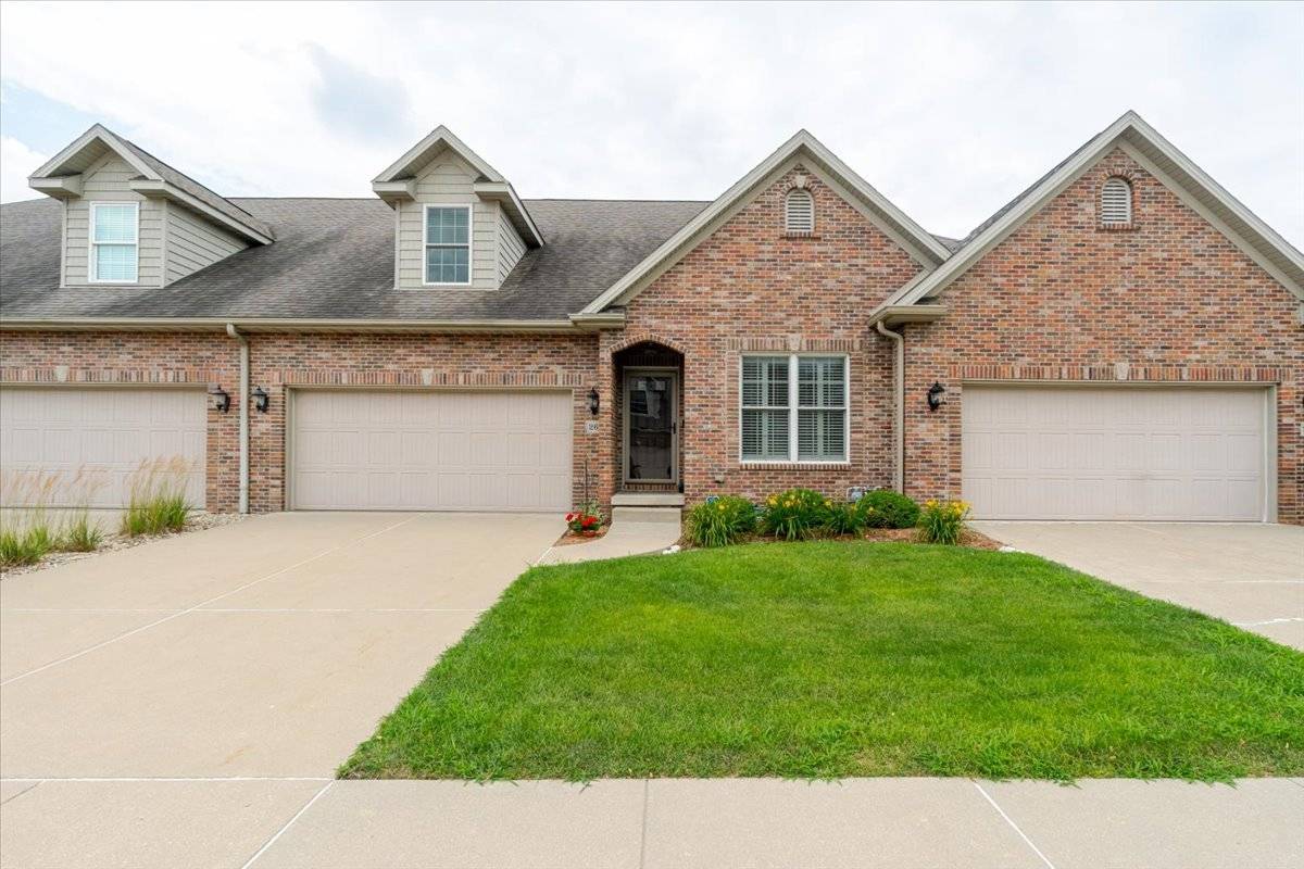 26 Prairie Vista CT, Bloomington, IL 61704