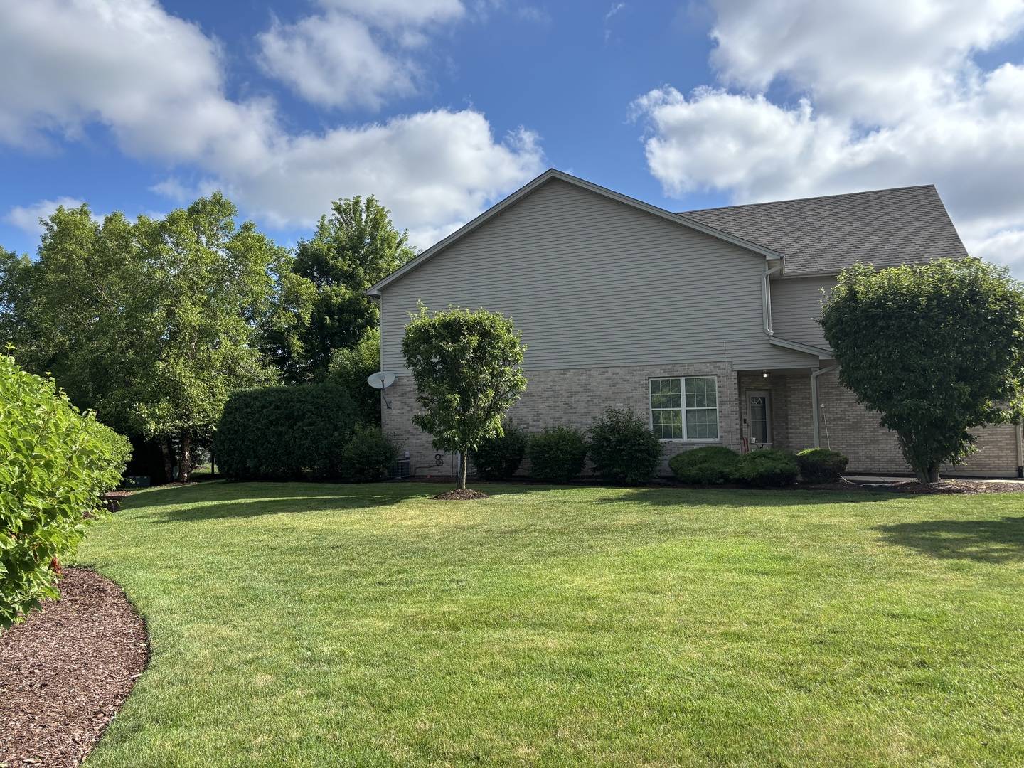9002 Mansfield DR, Tinley Park, IL 60487