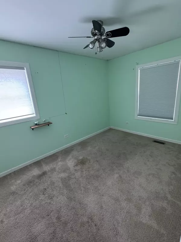 Glendale Heights, IL 60139,1461 Glen Ellyn RD