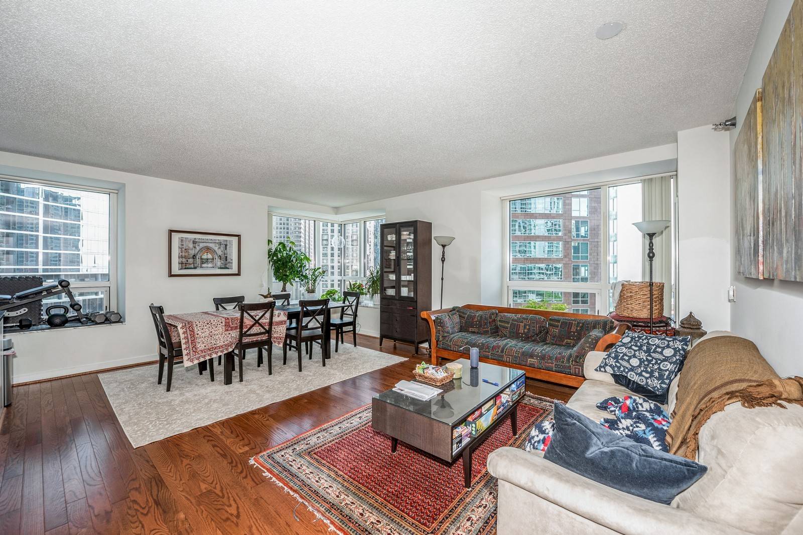 Chicago, IL 60611,512 N McClurg CT #504