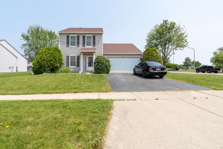 1370 Marleigh LN, South Elgin, IL 60177