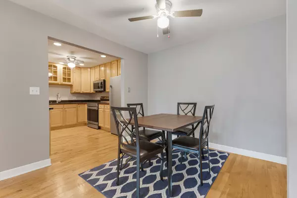 Rolling Meadows, IL 60008,5400 Astor LN #203