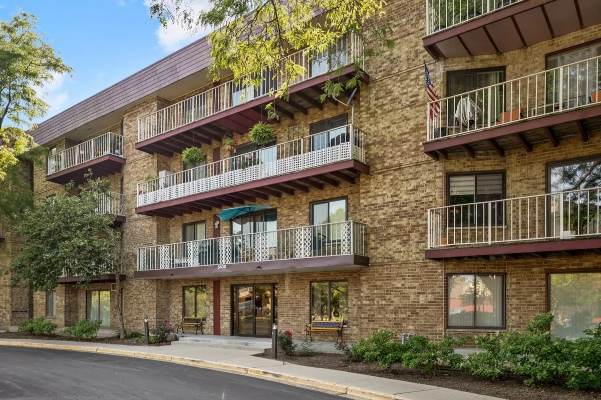 Rolling Meadows, IL 60008,5400 Astor LN #203