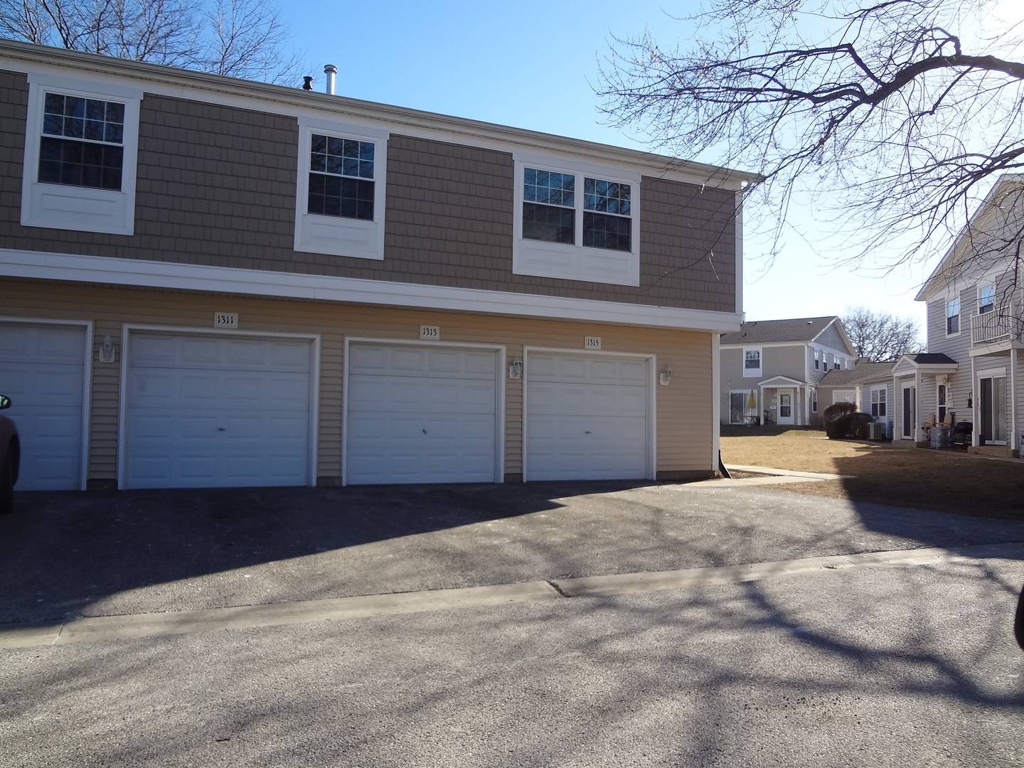 1315 EXETER CT, Wheeling, IL 60090