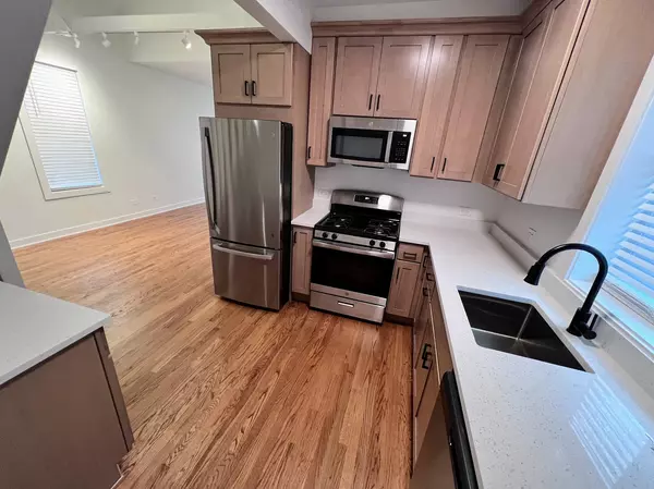 Chicago, IL 60647,2306 N Hoyne AVE #2F