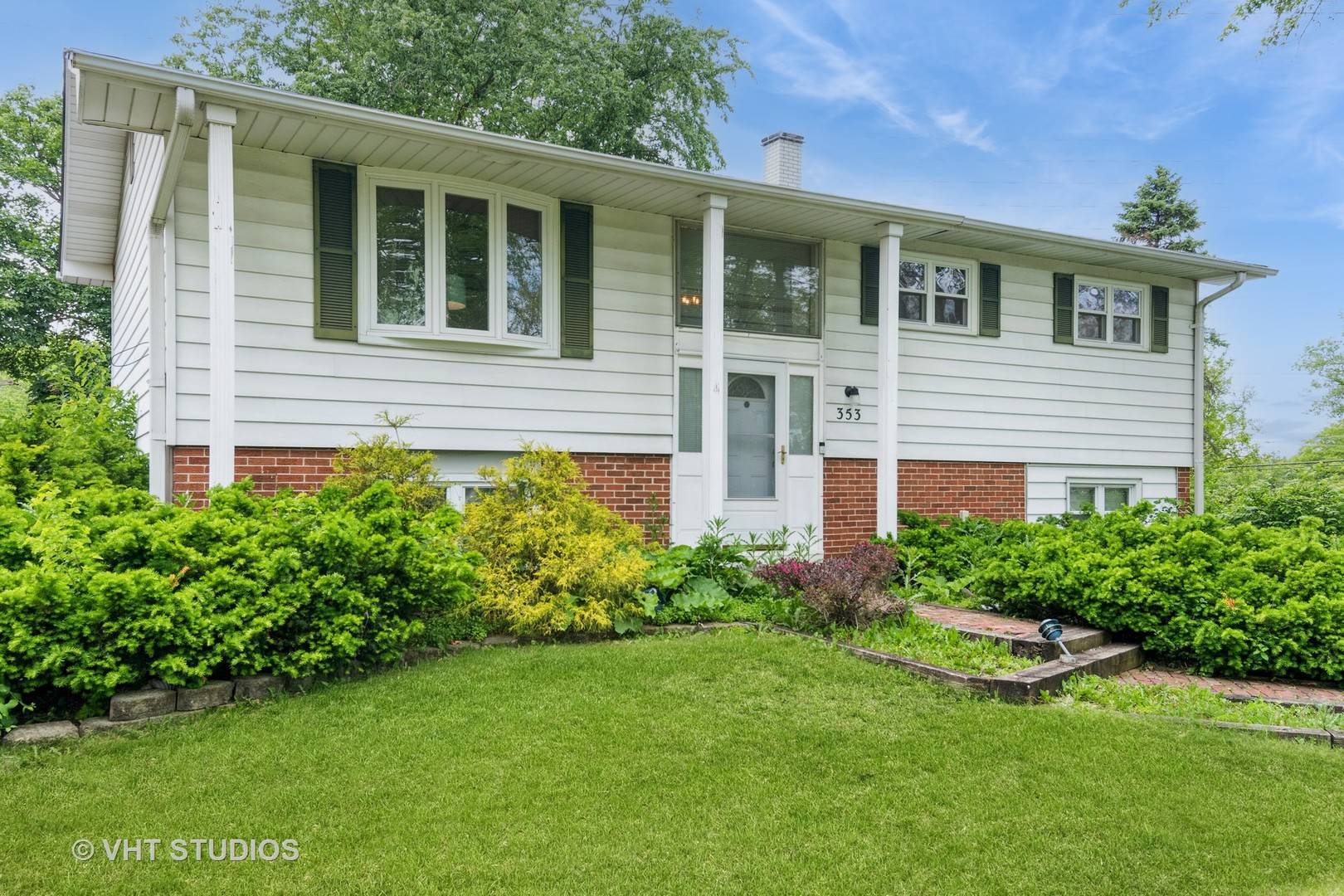 21W353 Drury LN, Lombard, IL 60148