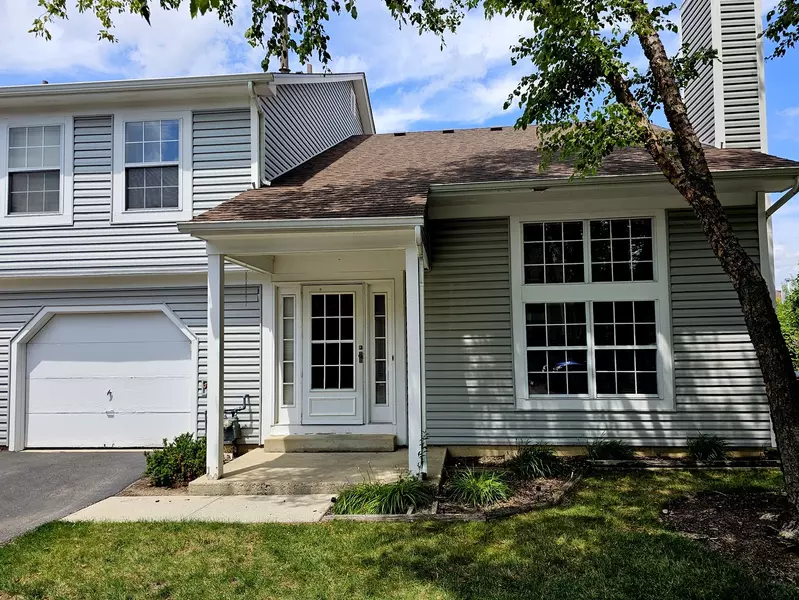 164 Hazelnut DR #164, Streamwood, IL 60107