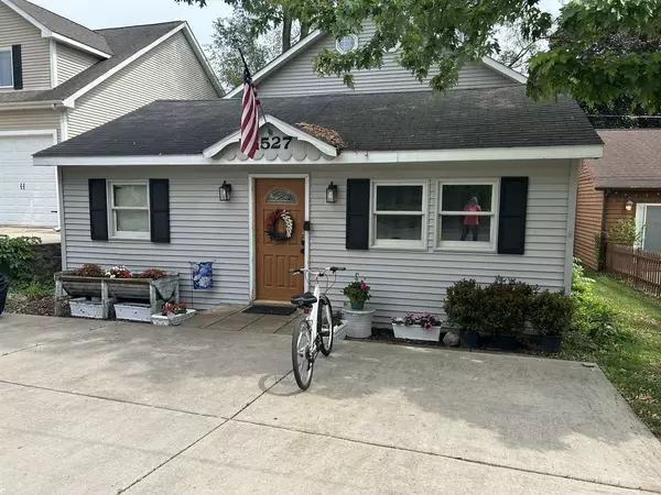 1527 N Harrison ST, Algonquin, IL 60102