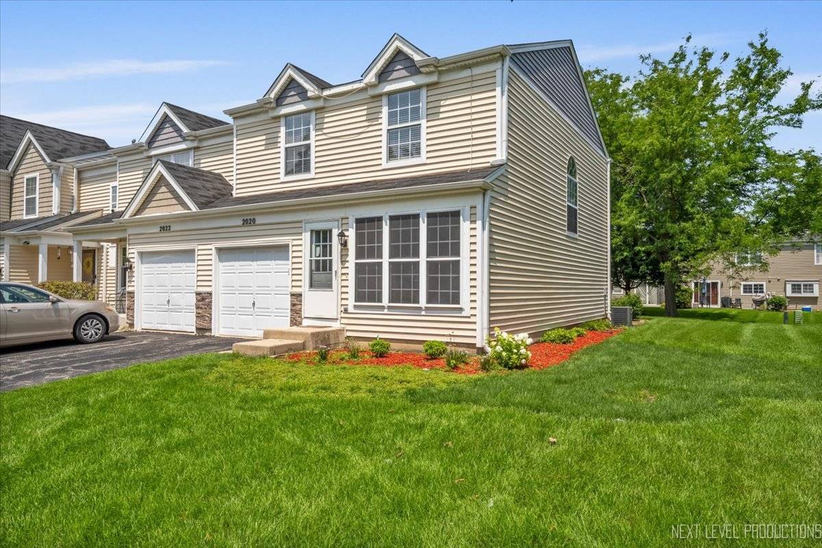 Elgin, IL 60123,2020 College Green DR