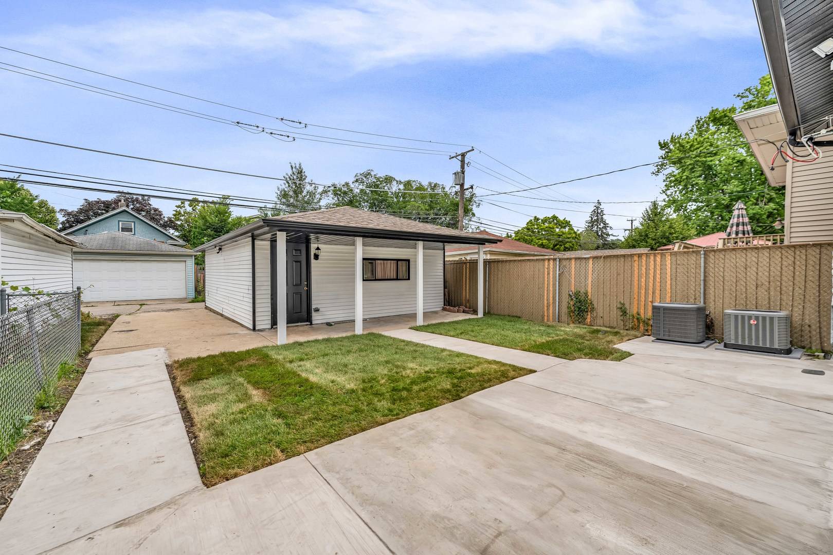 Oak Park, IL 60302,921 N Humphrey AVE