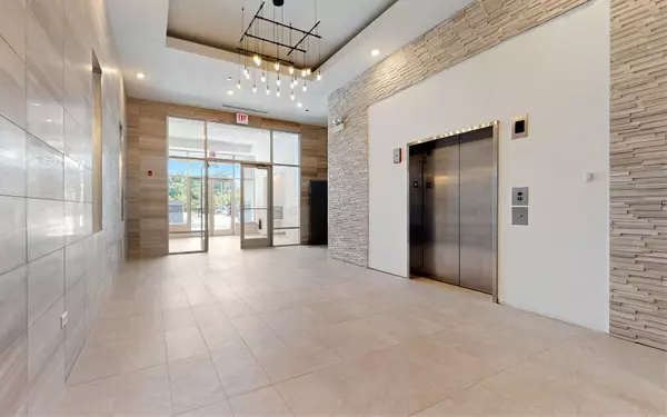 Chicago, IL 60630,4758 N Laramie AVE #305