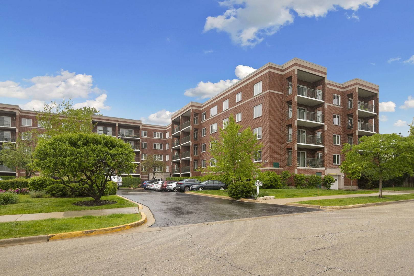 5360 N Lowell AVE #502, Chicago, IL 60630