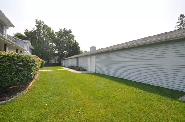 Lake Villa, IL 60046,25680 W Raska LN #5