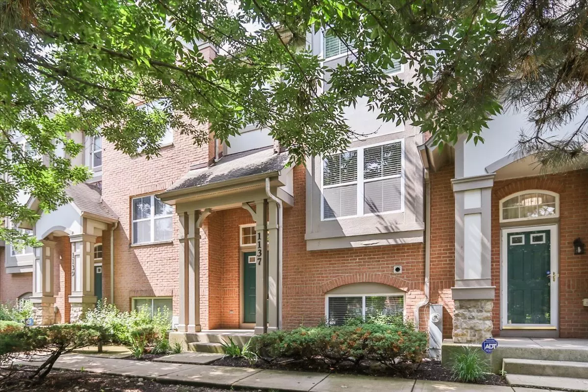 Palatine, IL 60074,1137 N Claremont DR