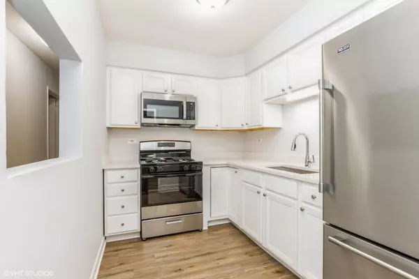 Skokie, IL 60077,8524 Skokie BLVD #3A