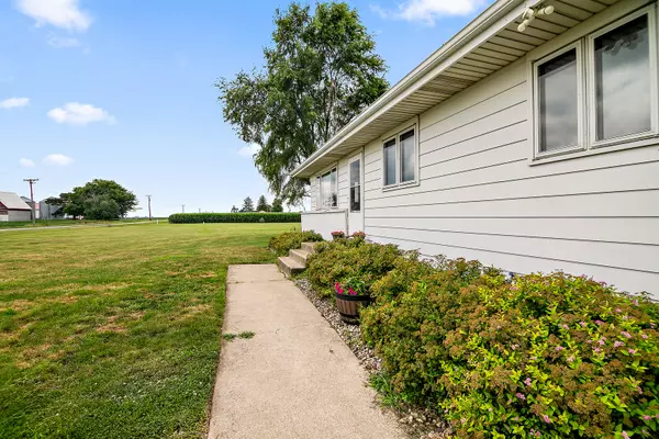 Reddick, IL 60961,1506 S 16000w RD