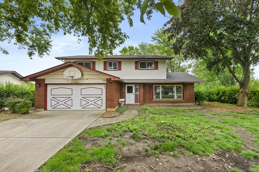 131 Sumac CT, Schaumburg, IL 60193
