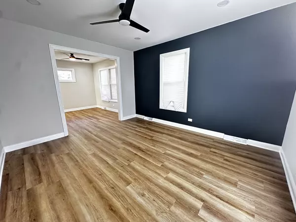 Aurora, IL 60506,524 WOODLAWN AVE