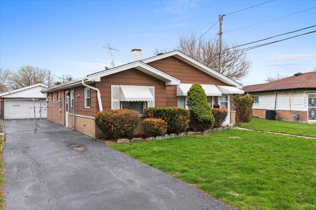 Calumet City, IL 60409,1303 Balmoral AVE
