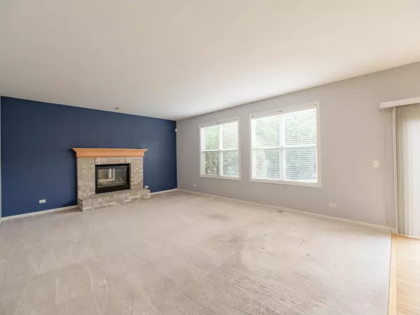 North Aurora, IL 60542,521 Hammer LN