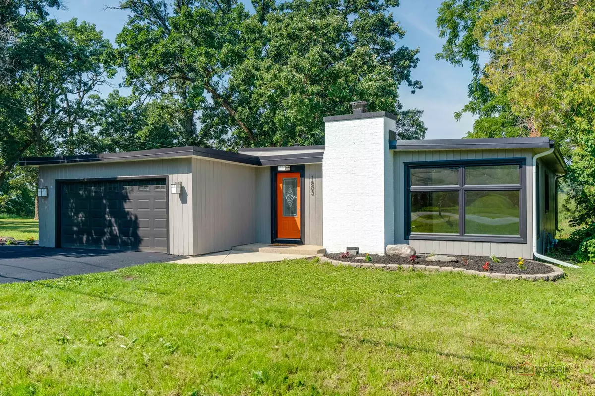 Mchenry, IL 60050,1803 Orchard LN
