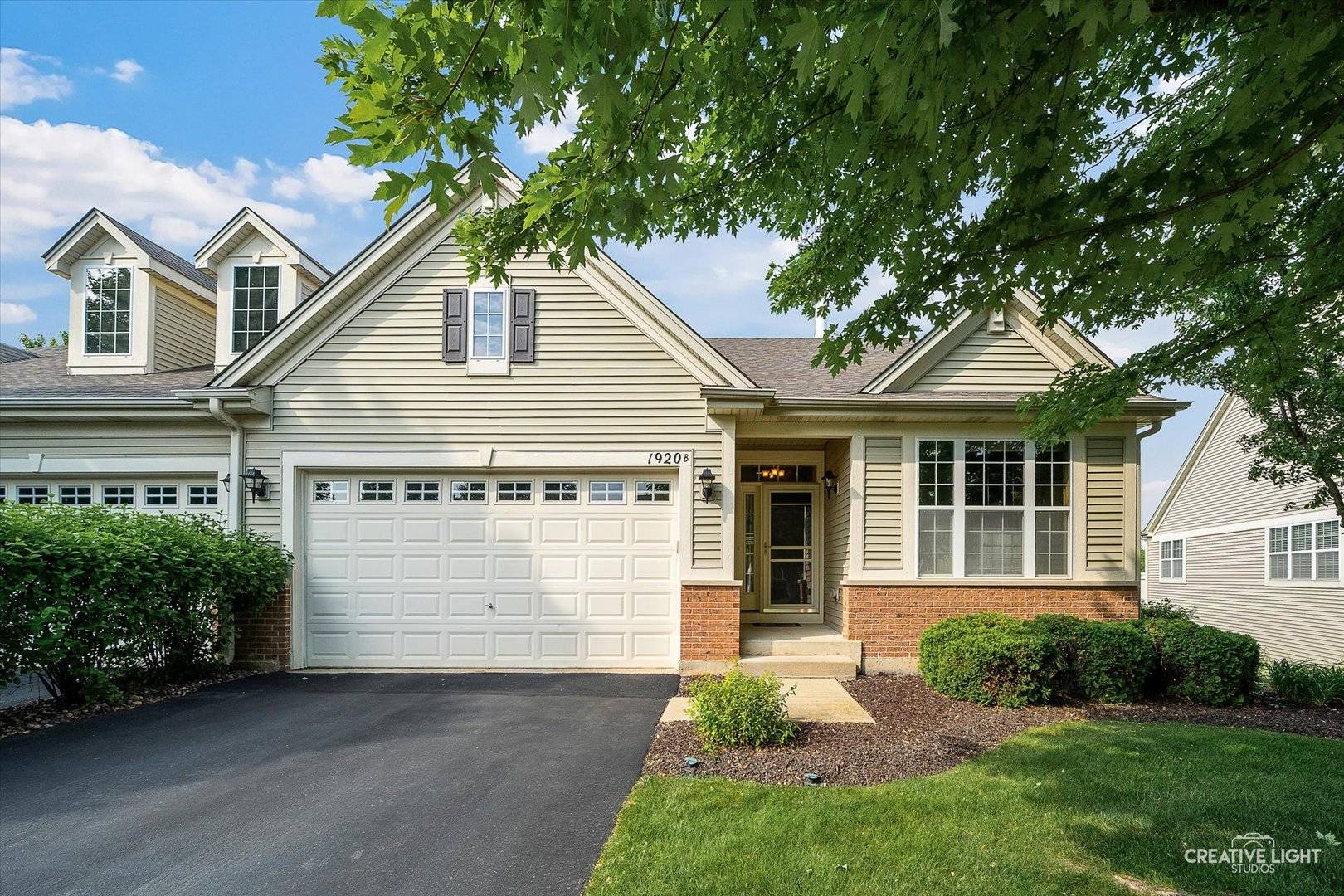 1920 Glenwood CIR #B, Sugar Grove, IL 60554