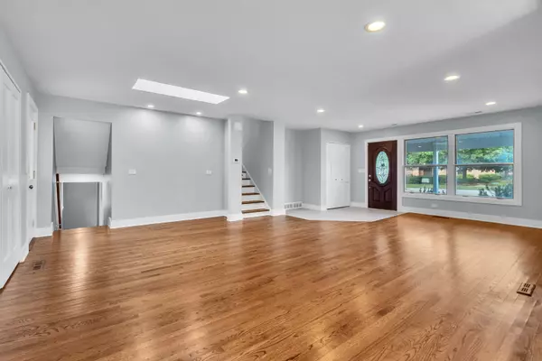 Northbrook, IL 60062,440 Huehl RD