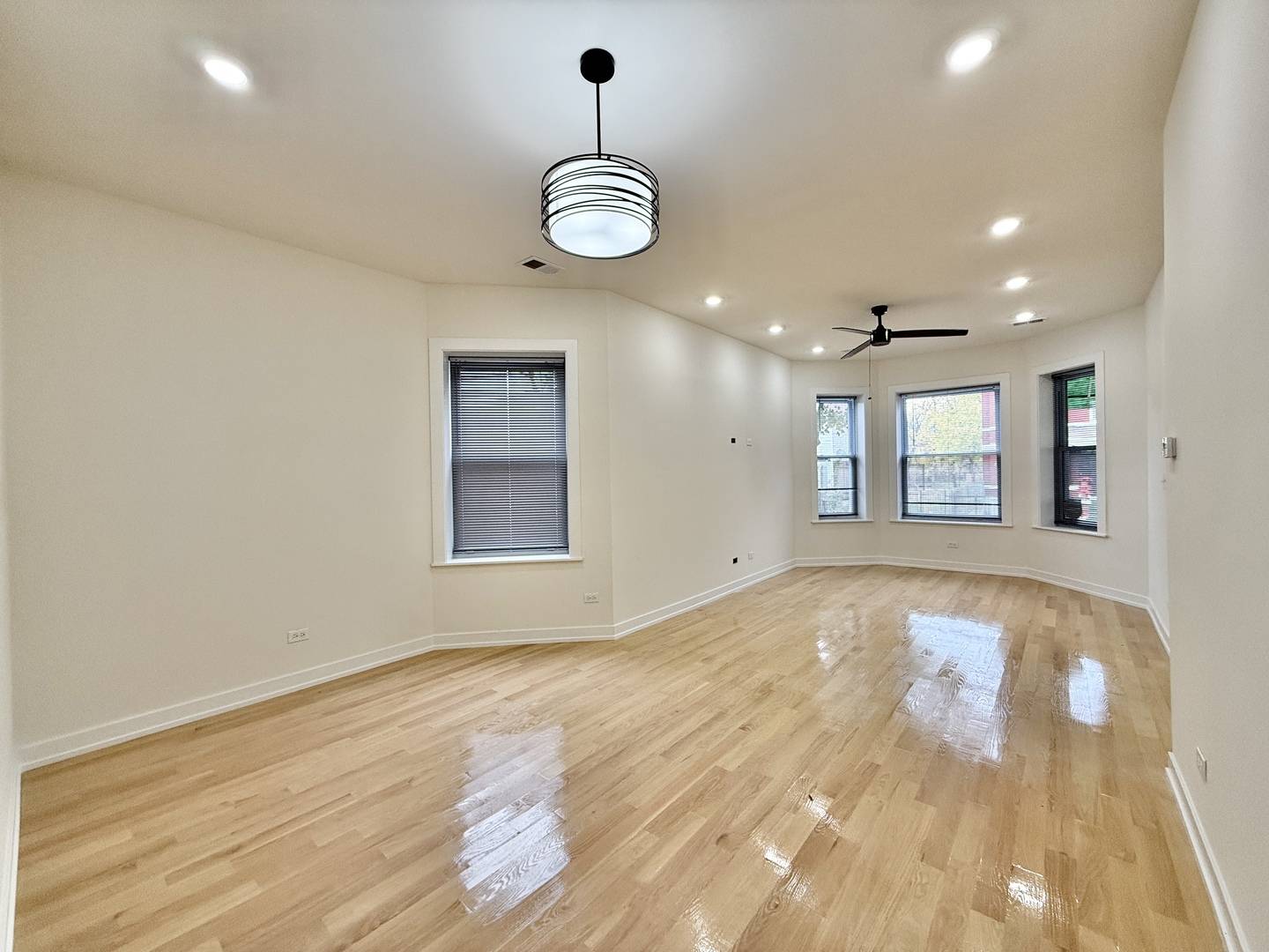 Chicago, IL 60624,4032 W Wilcox ST