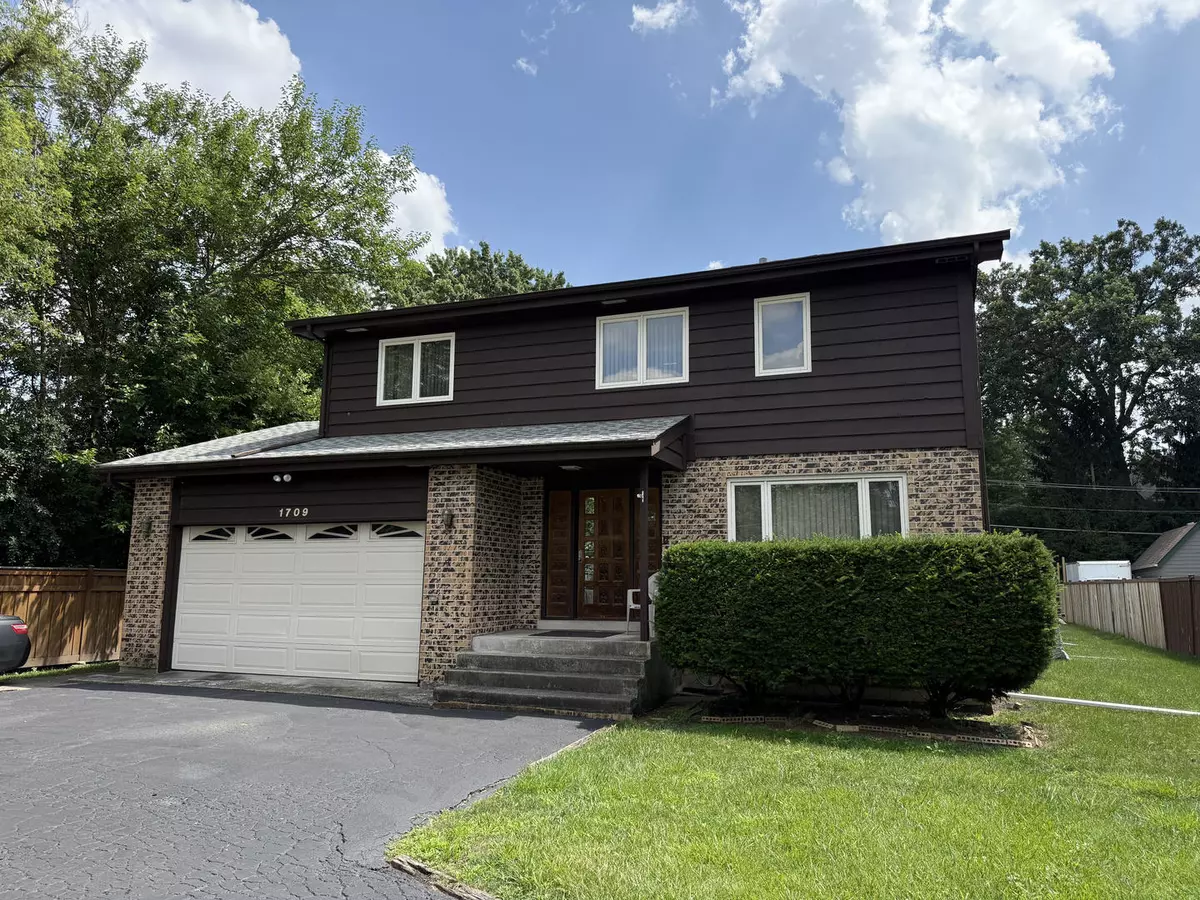 Mount Prospect, IL 60056,1709 E Kensington RD