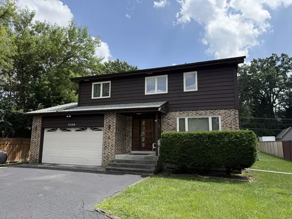 1709 E Kensington RD, Mount Prospect, IL 60056