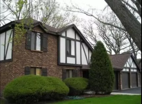 8234 Chestnut DR #39B, Palos Hills, IL 60465