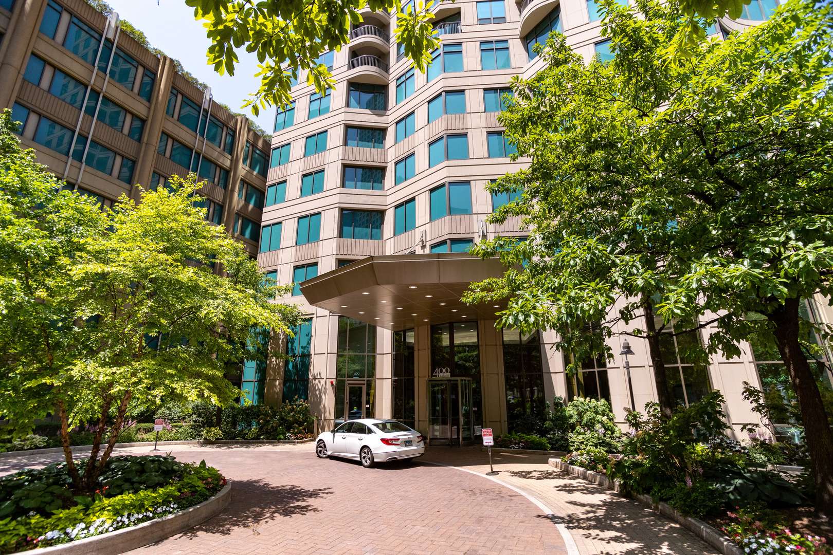 400 N LaSalle DR #907, Chicago, IL 60654