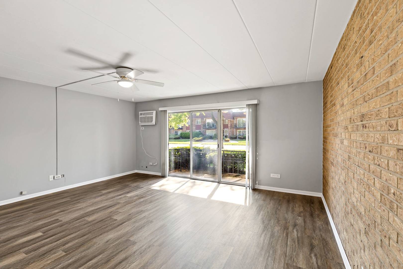 Homewood, IL 60430,18205 Hart DR #1A