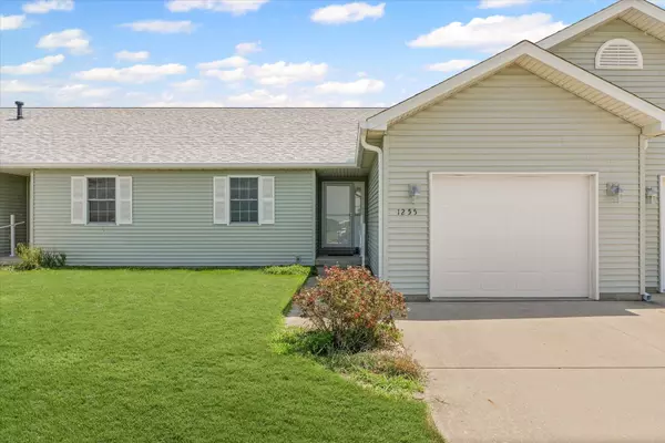 1255 George Rock DR #1255, Farmer City, IL 61842