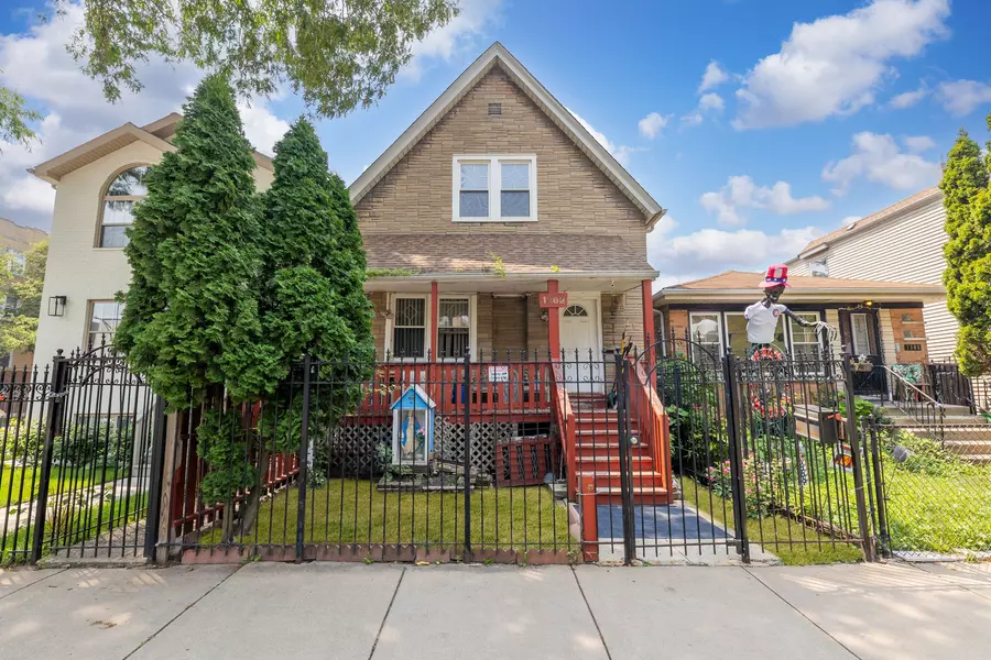 1902 N Albany AVE, Chicago, IL 60647
